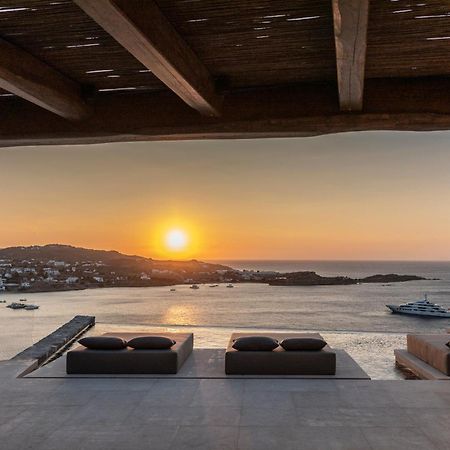 The Skyvilla Mykonos - A Landmark Property With Breathtaking Views Of The Psarou Bay Mykonos Town Exterior photo