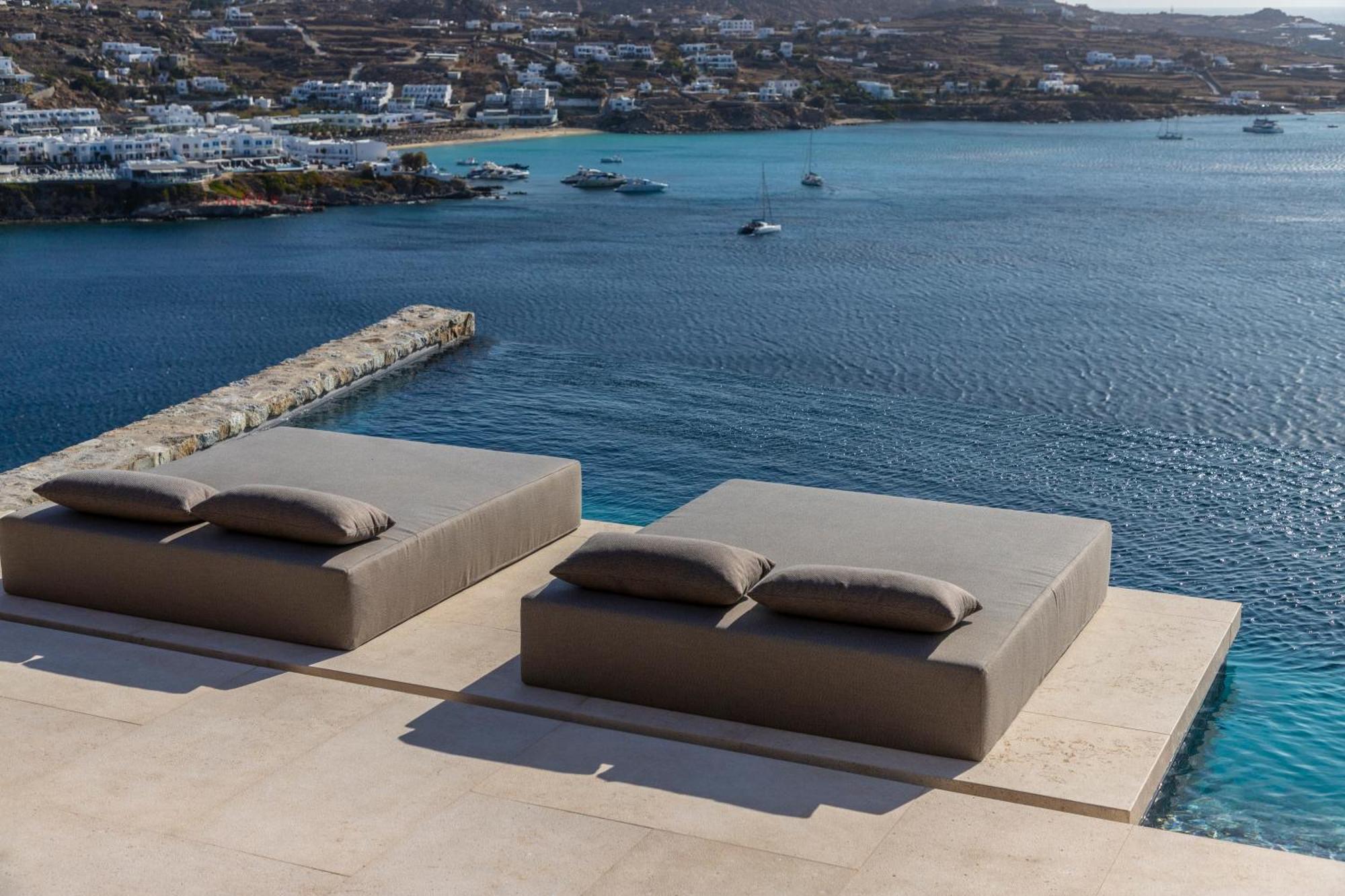 The Skyvilla Mykonos - A Landmark Property With Breathtaking Views Of The Psarou Bay Mykonos Town Exterior photo