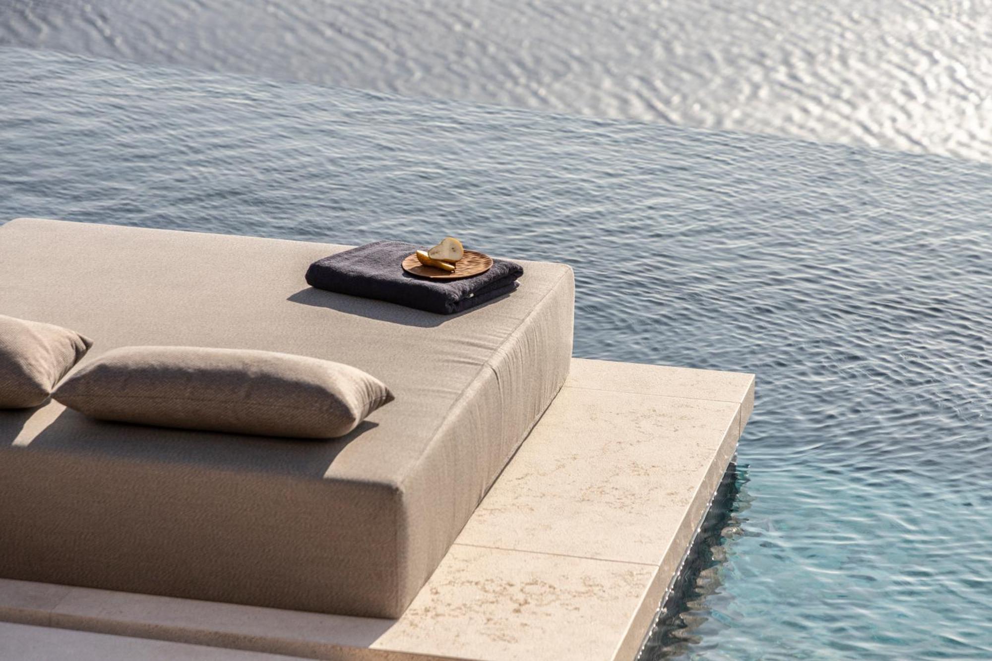 The Skyvilla Mykonos - A Landmark Property With Breathtaking Views Of The Psarou Bay Mykonos Town Exterior photo