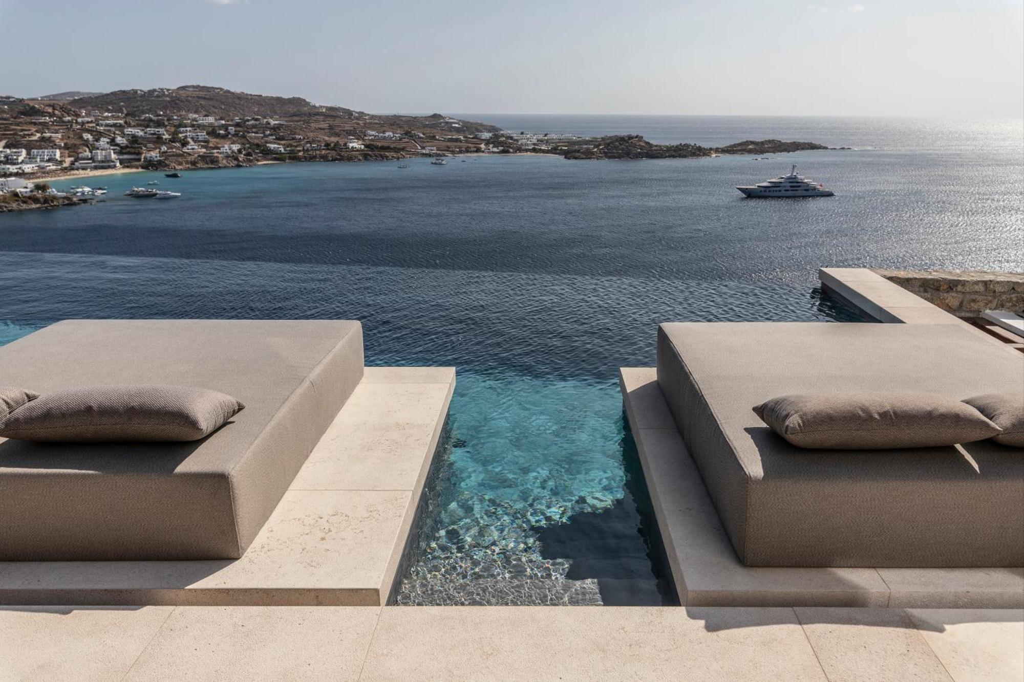 The Skyvilla Mykonos - A Landmark Property With Breathtaking Views Of The Psarou Bay Mykonos Town Exterior photo